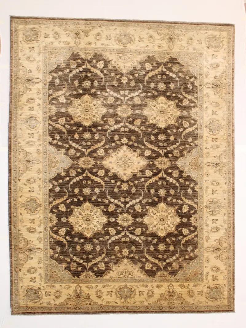 New Persian Agra Carpet 270x186